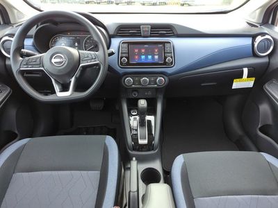 2025 Nissan Versa — photo 14 view