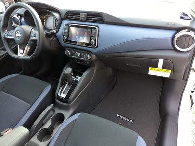 2025 Nissan Versa — photo 13 view
