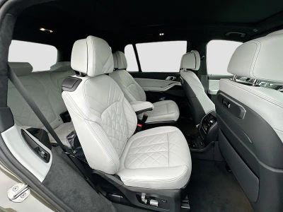 2026 BMW X7 — photo 22 view