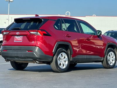2024 Toyota RAV4 - Photo 2