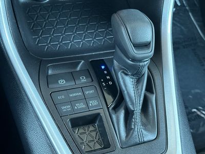 2024 Toyota RAV4 - Photo 23