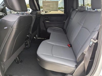 2025 Ram 2500 — photo 8 view