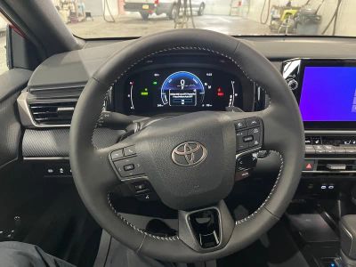 2026 Toyota Camry - Photo 19