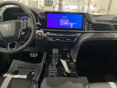 2026 Toyota Camry - Photo 13