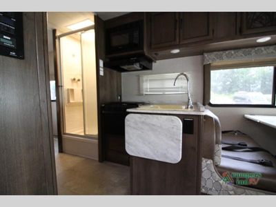 2018 Coachmen RV Freelander - Photo 22