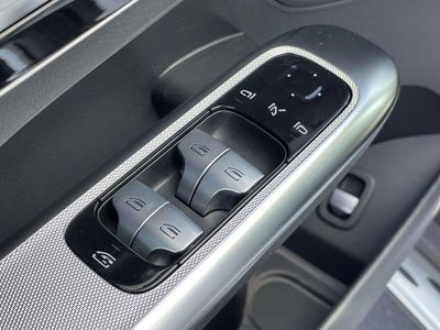 2026 Mercedes-Benz GLC — photo 17 view