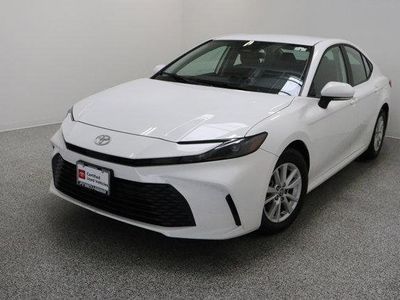 2025 Toyota Camry FWD - Photo 2