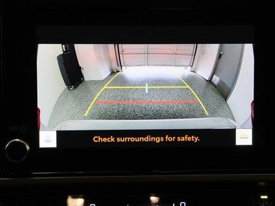 2025 Toyota Camry FWD - Photo 19