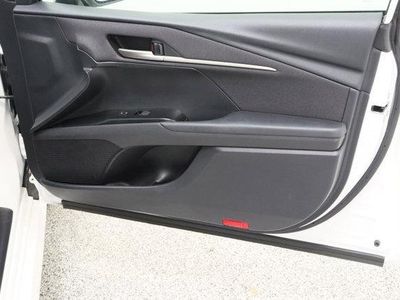 2025 Toyota Camry FWD - Photo 33