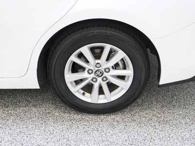 2025 Toyota Camry FWD - Photo 9