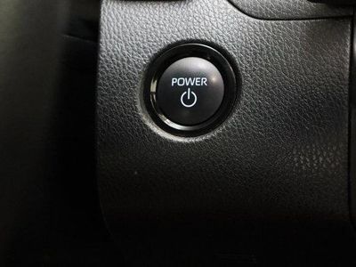 2025 Toyota Camry FWD - Photo 16