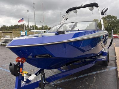 2025 Axis Wake Research T220 - Photo 7