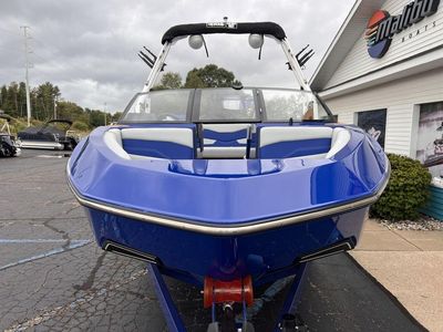 2025 Axis Wake Research T220 - Photo 8