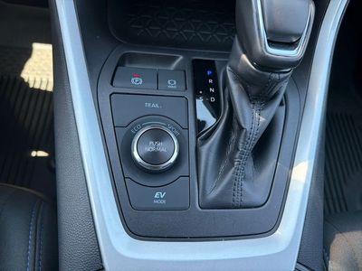 2024 Toyota RAV4 Hybrid - Photo 23