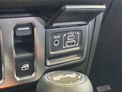 2026 Jeep Wrangler — photo 28 view