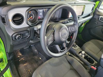 2026 Jeep Wrangler — photo 15 view