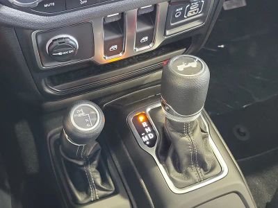 2026 Jeep Wrangler — photo 29 view