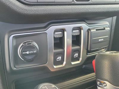 2026 Jeep Wrangler — photo 14 view