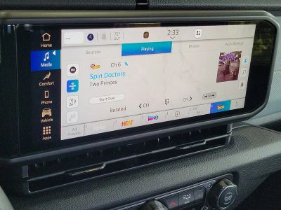 2026 Jeep Wrangler — photo 25 view