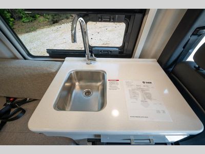 2026 Thor Motor Coach Sanctuary - Photo 7