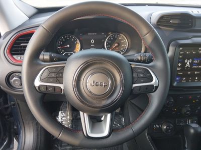 2023 Jeep Renegade — photo 12 view
