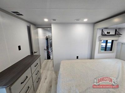 2026 Montana High Country 325RK - Photo 33