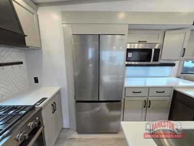 2026 Montana High Country 325RK - Photo 15