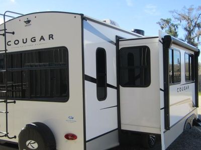 2025 Keystone Cougar - Photo 3