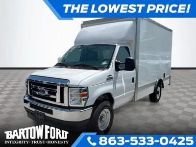 2025 Ford E-350SD Base Cutaway in Oxford White — front three-quarter view