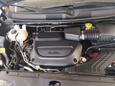 2023 Chrysler Pacifica — photo 9 view