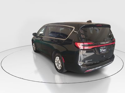 2023 Chrysler Pacifica — detail view