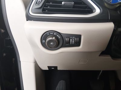 2023 Chrysler Pacifica — photo 13 view