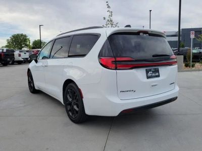 2025 Chrysler Pacifica — rear three-quarter view