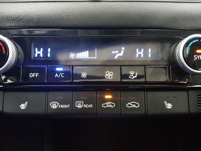 2025 Hyundai Elantra — photo 18 view
