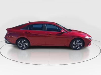 2025 Hyundai Elantra — photo 8 view