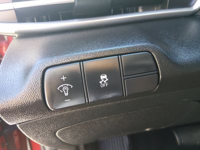 2025 Hyundai Elantra — photo 13 view