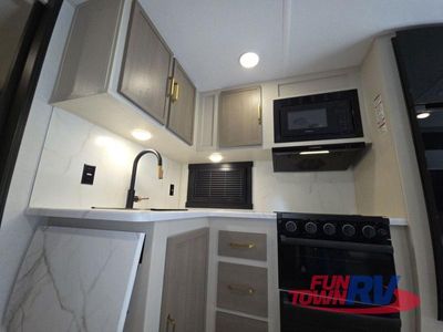 2025 Forest River RV Wildwood Heritage Glen Hyper-Lyte - Photo 27