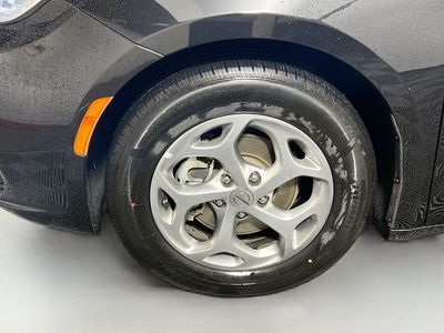 2023 Chrysler Pacifica - Photo 11