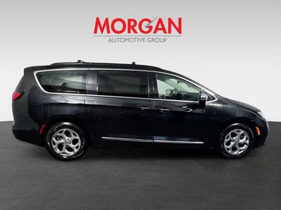 2023 Chrysler Pacifica - Photo 2