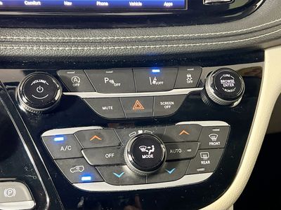 2023 Chrysler Pacifica - Photo 23
