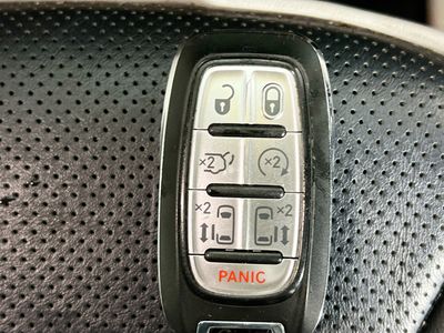 2023 Chrysler Pacifica - Photo 32