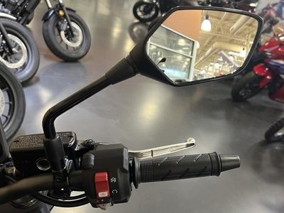 2025 Honda CB750 Hornet - Photo 9