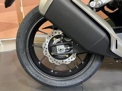 2025 Honda CB750 Hornet - Photo 12