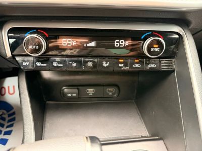 2022 Kia K5 - Photo 22