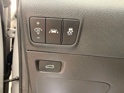 2022 Kia K5 - Photo 18