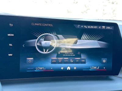 2025 BMW 2 Series — photo 15 view