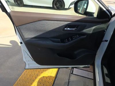 2023 Nissan Rogue — photo 11 view