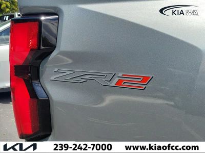 2024 Chevrolet Colorado — photo 12 view