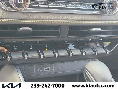 2024 Chevrolet Colorado — photo 30 view