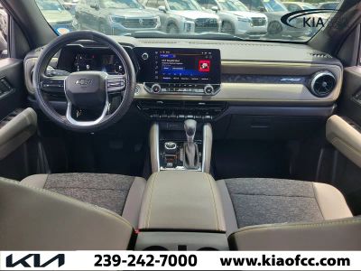 2024 Chevrolet Colorado — photo 17 view